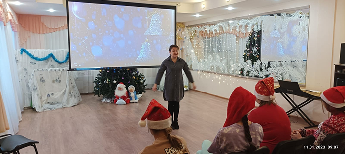 Праздник на фоне экрана